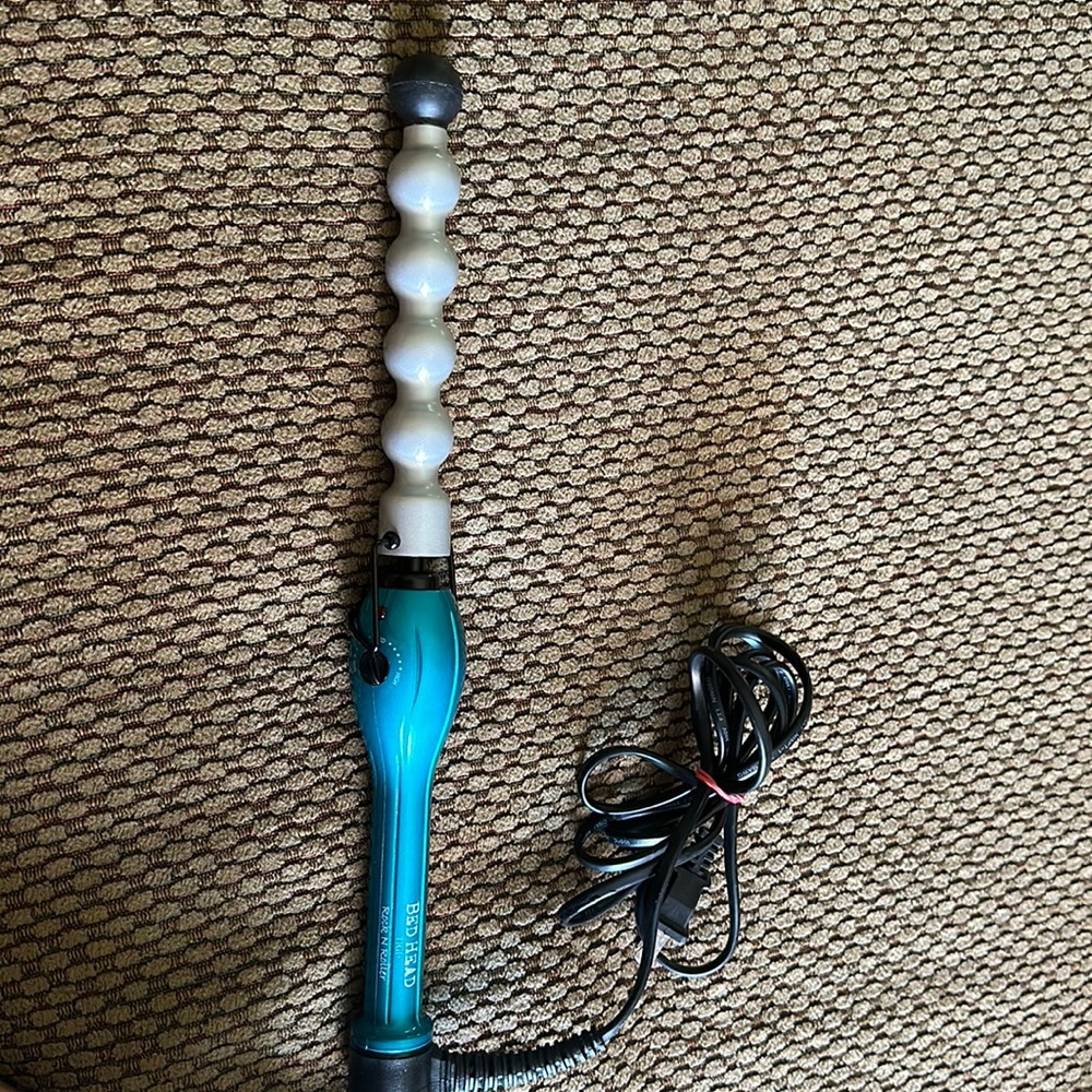 Bed Head Rock N Roller Clamp Free 2-in-1 Curling Wand | Round Barrel